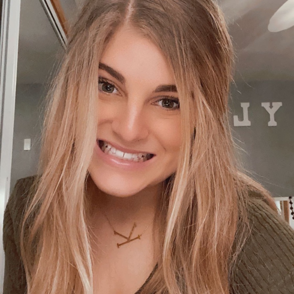 Meet your Posher, Kayla